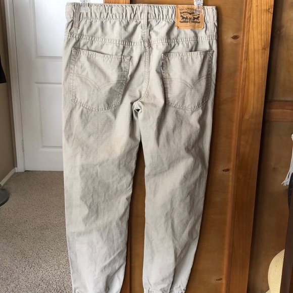 Levi’s Cotton Jogger - Picture 6 of 8